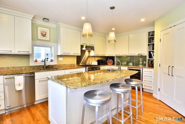 12 Norwood Avenue, Milford, CT 06460