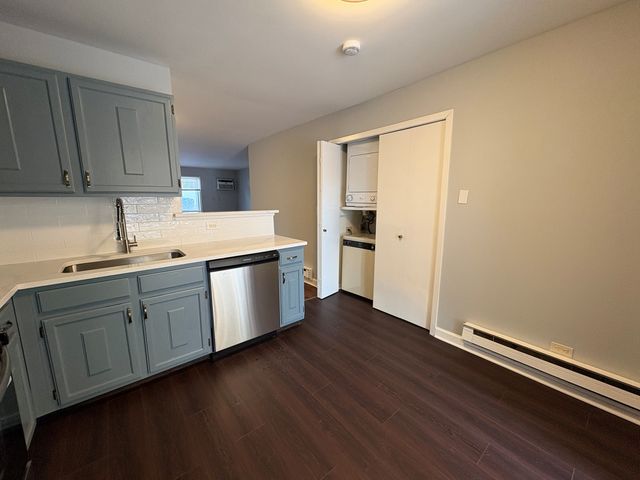 201 N Waters Edge Drive 101, Glendale Heights, IL 60139