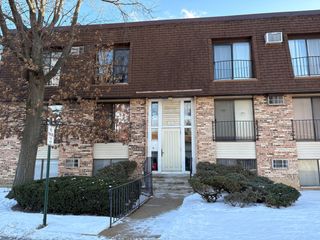 201 N Waters Edge Drive 101, Glendale Heights, IL 60139
