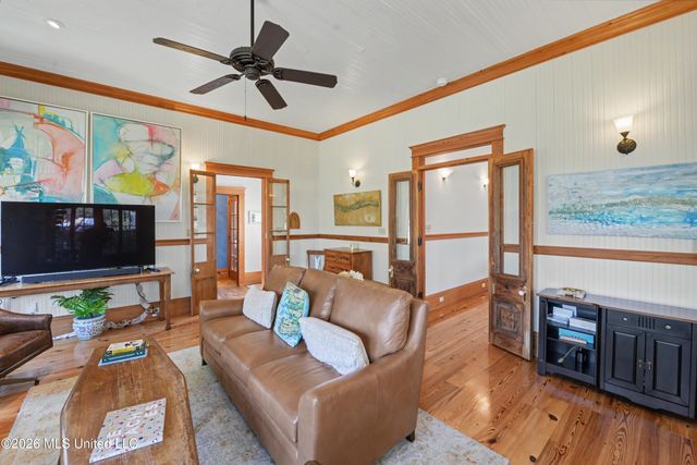 405 Carroll Avenue, Bay Saint Louis, MS 39520