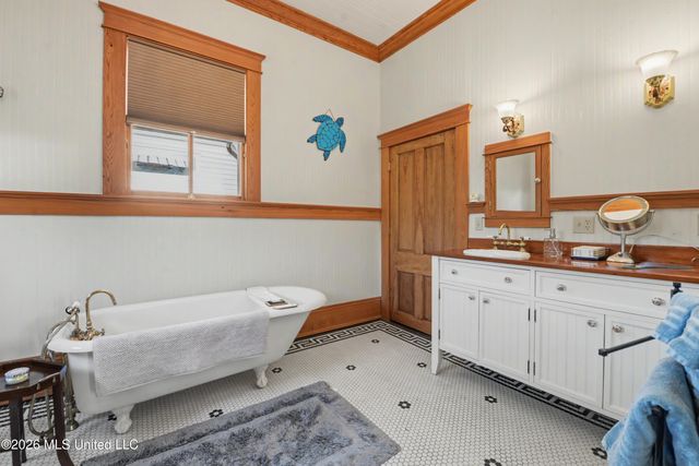 405 Carroll Avenue, Bay Saint Louis, MS 39520