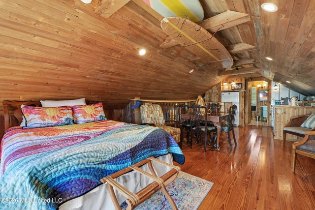 405 Carroll Avenue, Bay Saint Louis, MS 39520