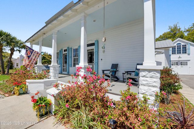 405 Carroll Avenue, Bay Saint Louis, MS 39520