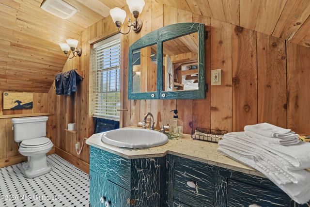 405 Carroll Avenue, Bay Saint Louis, MS 39520