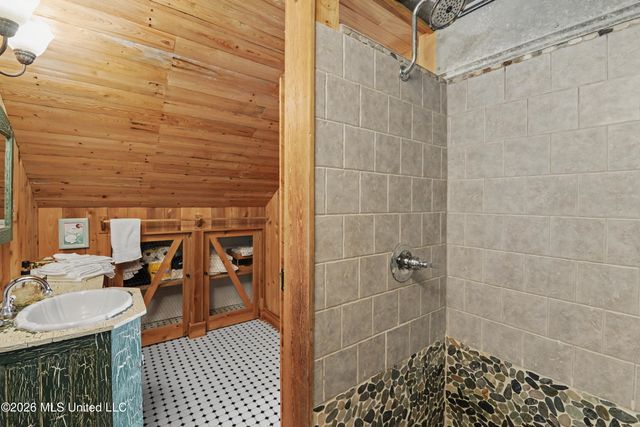 405 Carroll Avenue, Bay Saint Louis, MS 39520