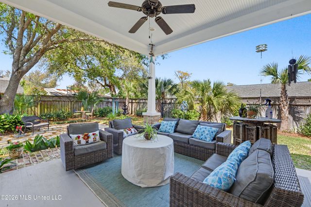 405 Carroll Avenue, Bay Saint Louis, MS 39520