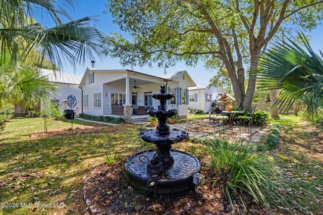 405 Carroll Avenue, Bay Saint Louis, MS 39520