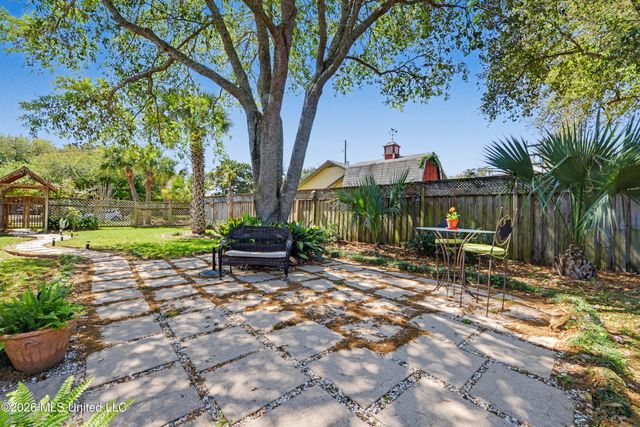 405 Carroll Avenue, Bay Saint Louis, MS 39520