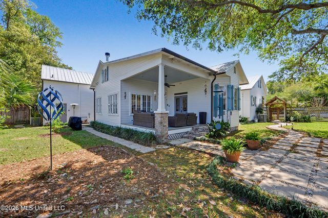 405 Carroll Avenue, Bay Saint Louis, MS 39520