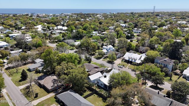 405 Carroll Avenue, Bay Saint Louis, MS 39520