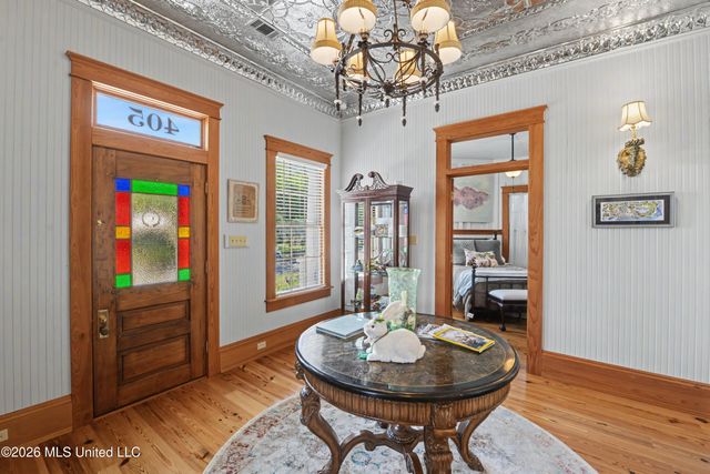 405 Carroll Avenue, Bay Saint Louis, MS 39520