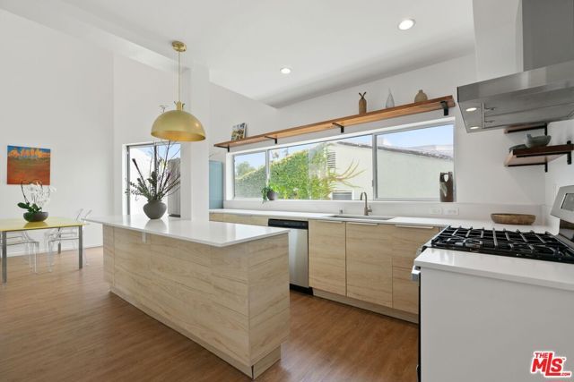 1244 14th Street E, Santa Monica, CA 90404