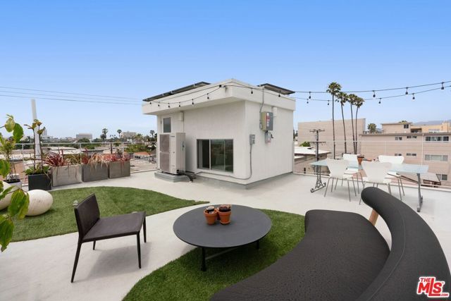 1244 14th Street E, Santa Monica, CA 90404