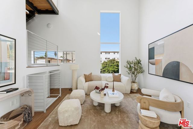 1244 14th Street E, Santa Monica, CA 90404