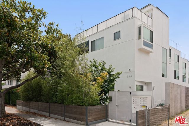 1244 14th Street E, Santa Monica, CA 90404