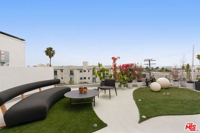 1244 14th Street E, Santa Monica, CA 90404