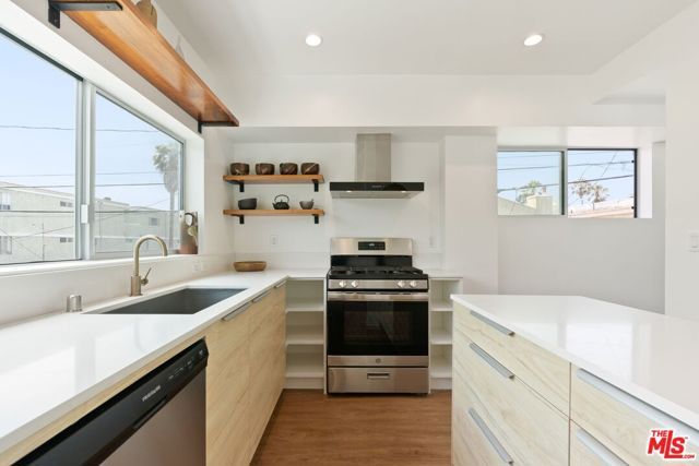 1244 14th Street E, Santa Monica, CA 90404