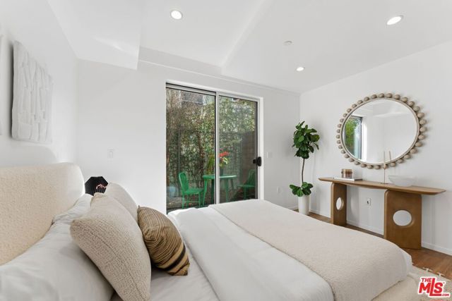 1244 14th Street E, Santa Monica, CA 90404