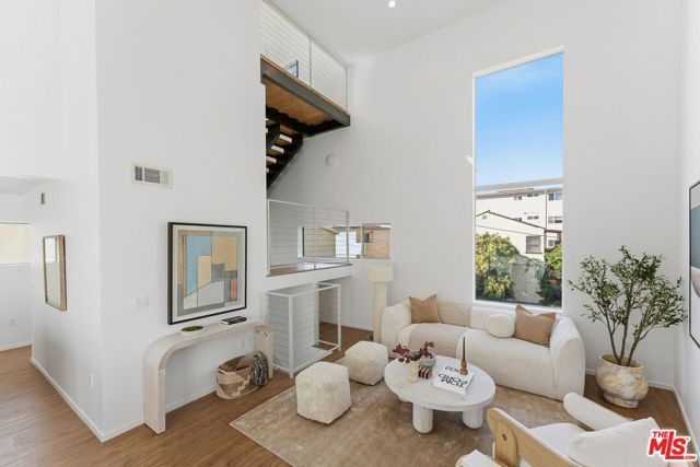 1244 14th Street E, Santa Monica, CA 90404