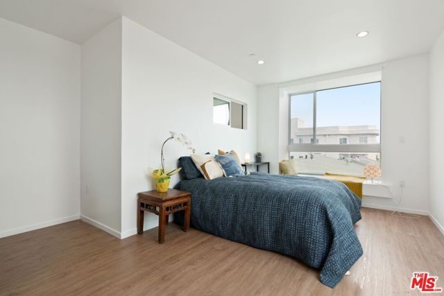 1244 14th Street E, Santa Monica, CA 90404