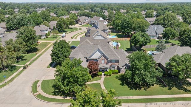 6904 E Galveston Street, Broken Arrow, OK 74014