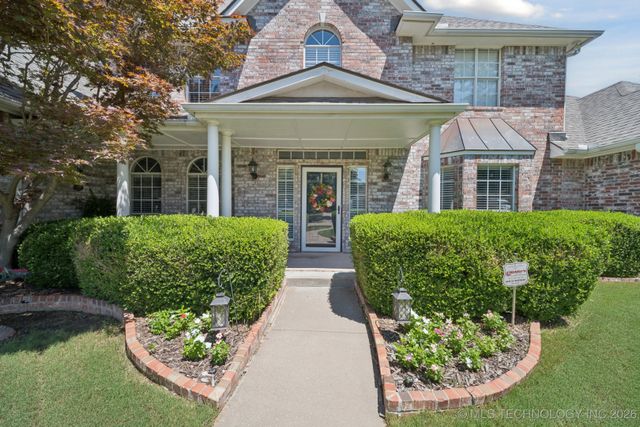 6904 E Galveston Street, Broken Arrow, OK 74014