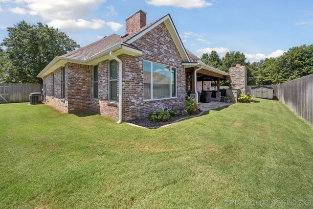 6904 E Galveston Street, Broken Arrow, OK 74014