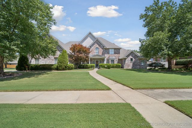 6904 E Galveston Street, Broken Arrow, OK 74014