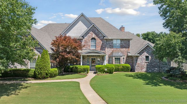 6904 E Galveston Street, Broken Arrow, OK 74014