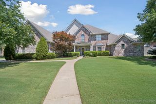 6904 E Galveston Street, Broken Arrow, OK 74014