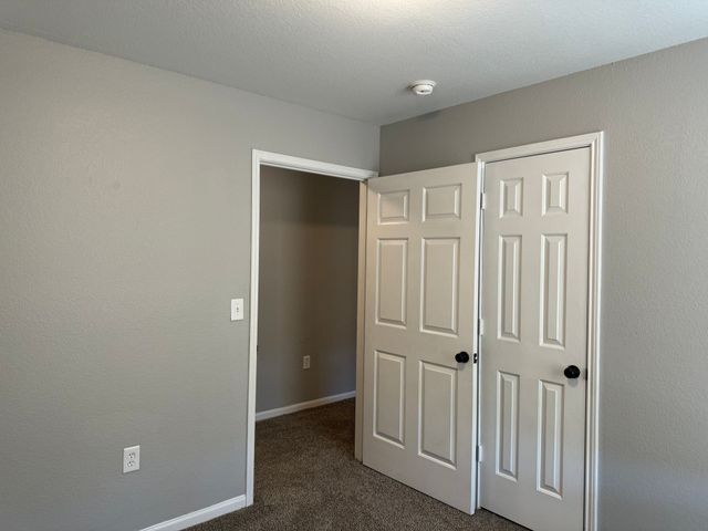 2113 Ringgold Ct Apt 306, Clarksville, TN 37042