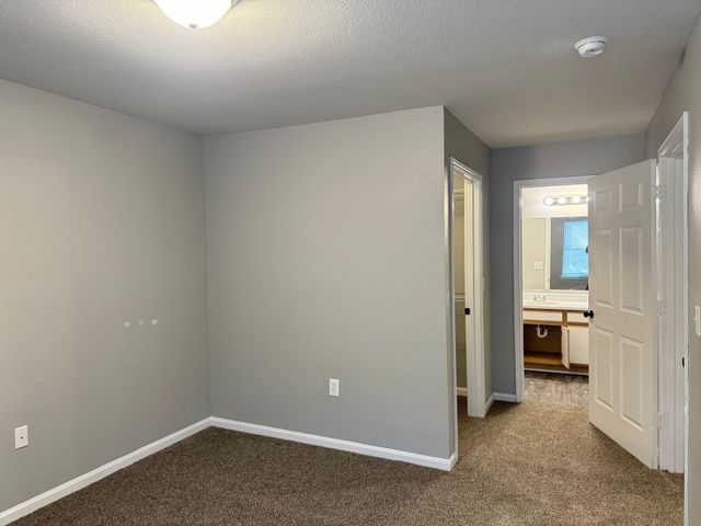 2113 Ringgold Ct Apt 306, Clarksville, TN 37042