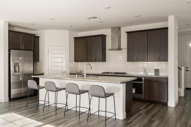 998 Fullerton Ranch Rd, Lincoln, CA 95648