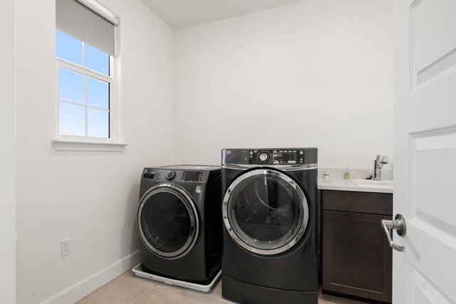 998 Fullerton Ranch Rd, Lincoln, CA 95648