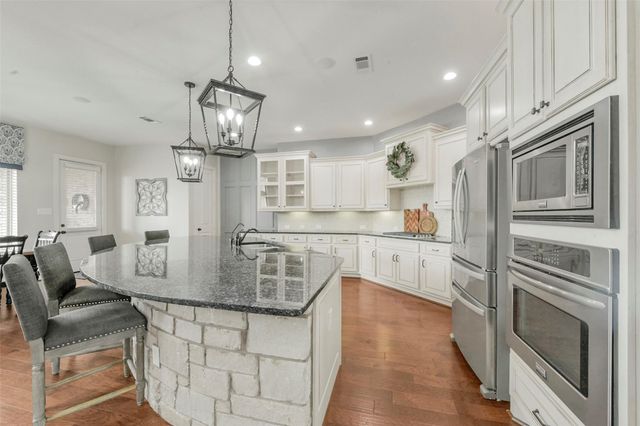 2214 Stillhouse Hollow Lane, Friendswood, TX 77546