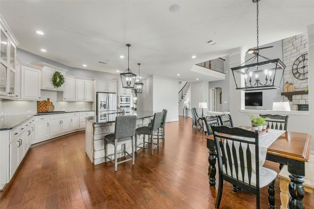 2214 Stillhouse Hollow Lane, Friendswood, TX 77546