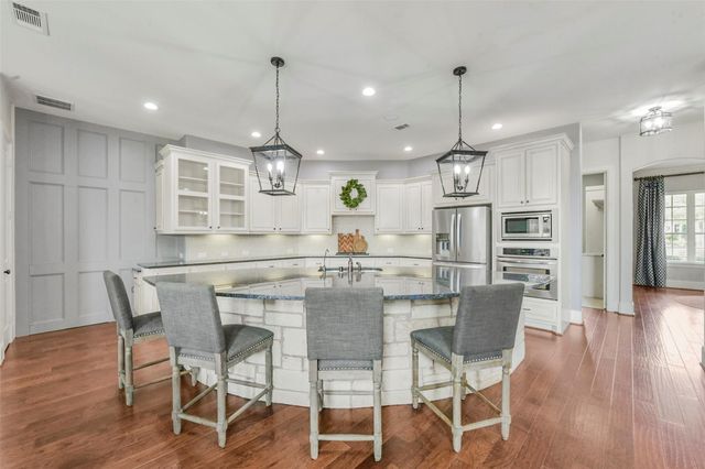 2214 Stillhouse Hollow Lane, Friendswood, TX 77546