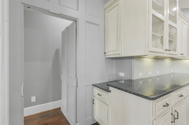 2214 Stillhouse Hollow Lane, Friendswood, TX 77546