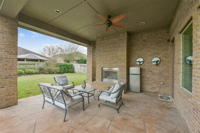 2214 Stillhouse Hollow Lane, Friendswood, TX 77546