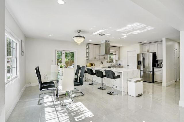 1129 NE 2nd Ave, Fort Lauderdale, FL 33304