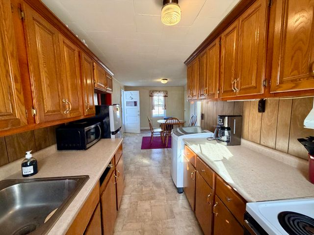 553 Mc Guire Avenue, Beattyville, KY 41311