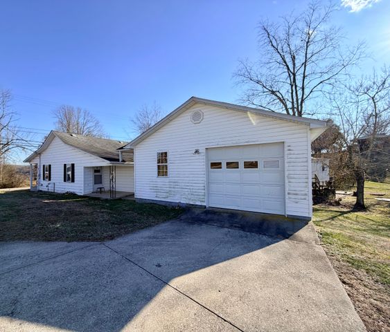 553 Mc Guire Avenue, Beattyville, KY 41311