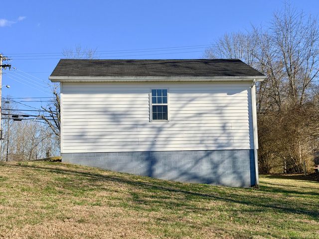 553 Mc Guire Avenue, Beattyville, KY 41311