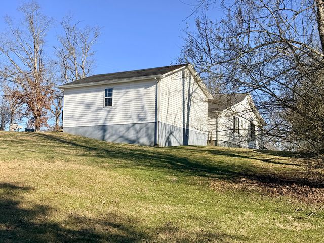 553 Mc Guire Avenue, Beattyville, KY 41311