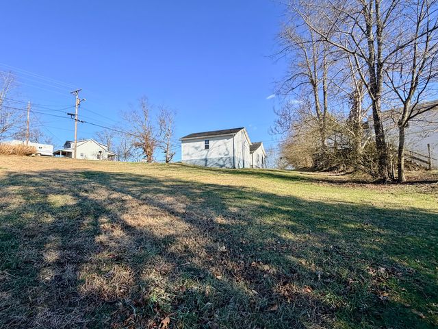 553 Mc Guire Avenue, Beattyville, KY 41311