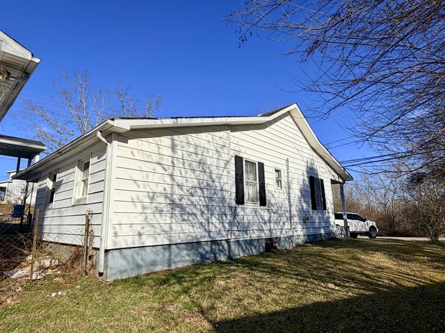 553 Mc Guire Avenue, Beattyville, KY 41311