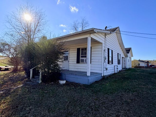 553 Mc Guire Avenue, Beattyville, KY 41311