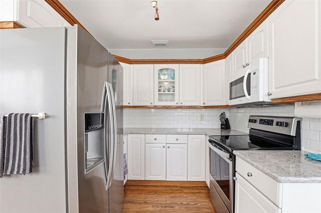 210 15TH AVENUE N, St Petersburg, FL 33704