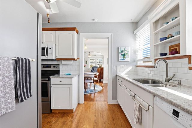 210 15TH AVENUE N, St Petersburg, FL 33704