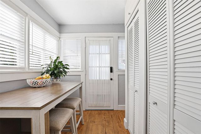 210 15TH AVENUE N, St Petersburg, FL 33704